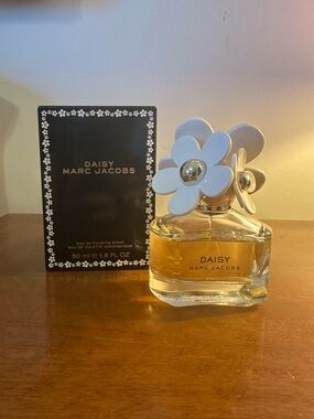 Marc Jacobs Daisy Perfume 1.3 FL. OZ.